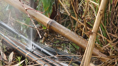 Clip Video water leaking from hole hose rupture