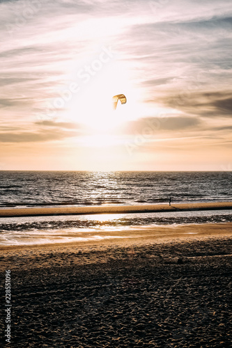 Kytesurfer Abendrot Nordsee Strand photo