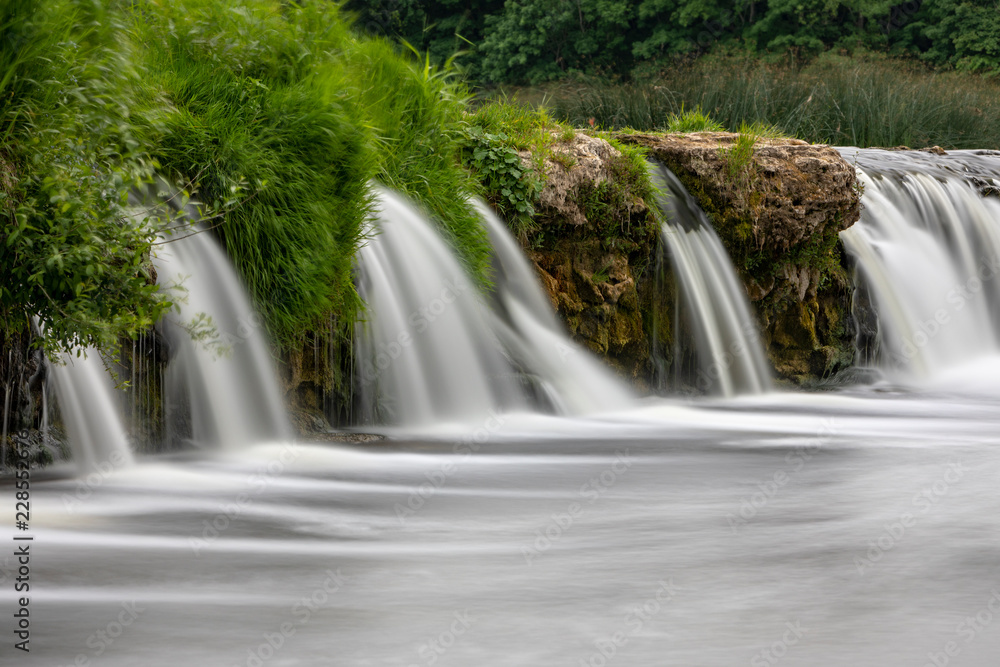 Naklejka premium A slow exposure of a waterfall