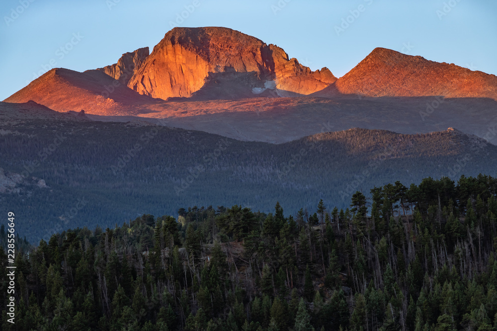 Naklejka premium Sunrise in Moraine Park