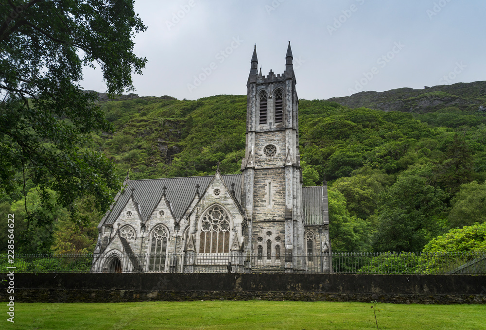 Iglesia en Kylemore en Irlanda