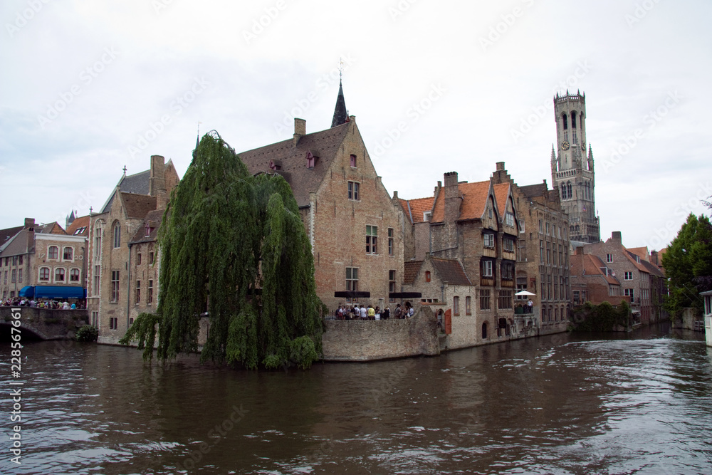 canal in bruges