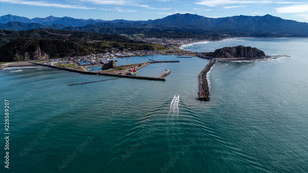 Fototapeta premium 様似町の空撮