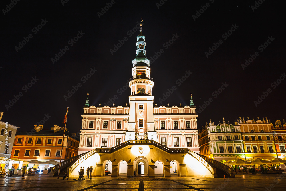 Fototapeta premium Great Market Square in Zamosc at night. Example of a Renaissance town in Central Europe