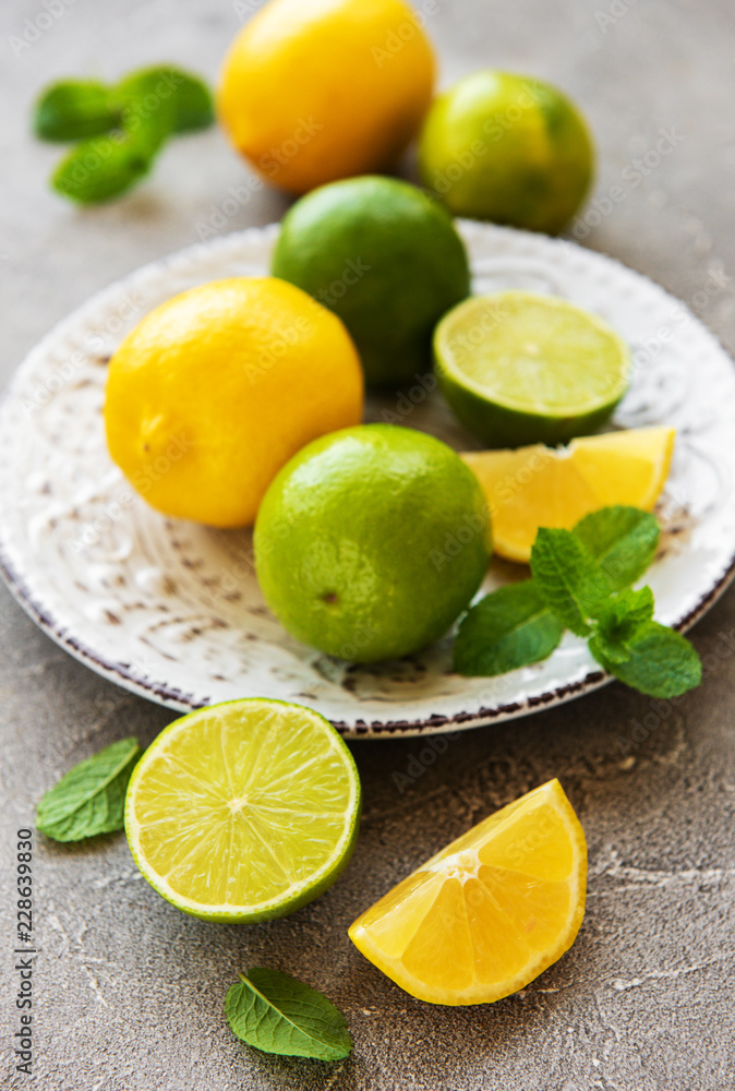 Plate with lemons and limes Plate with lemons and limes