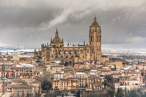 The gothic cathedral of Santa María in Segovia, a winter getaway where you can spend Christmas inside the Iberian Peninsula