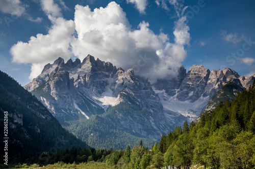 Wolken über den Dolomiten - Italien