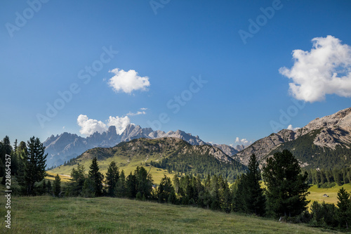 Hochtal in den Dolomiten - Italien © EinBlick