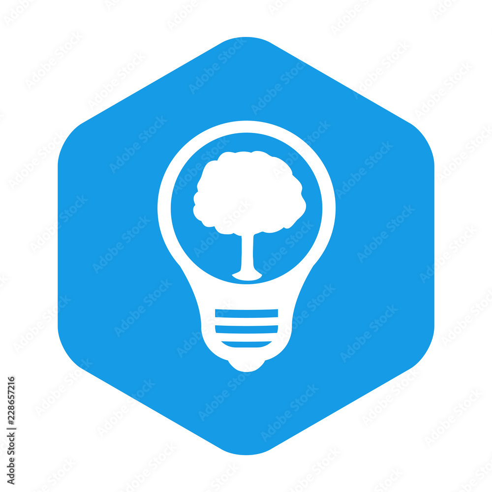 Icono plano bombilla con arbol en hexagono azul Icono plano bombilla con arbol en hexagono azul