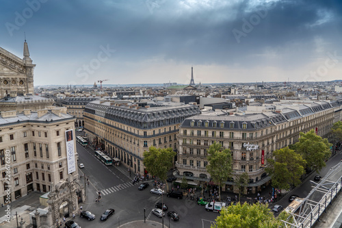 Historical buildings paris france © ikuday