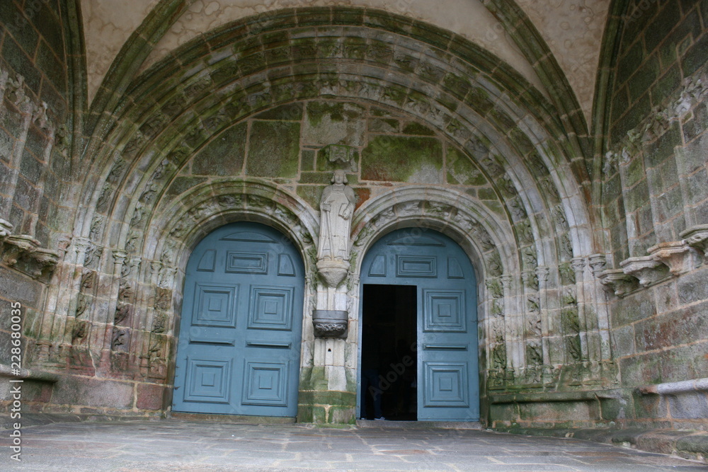 Eglise Saint-Ronan, village de Locronan (Bretagne, Finistère)