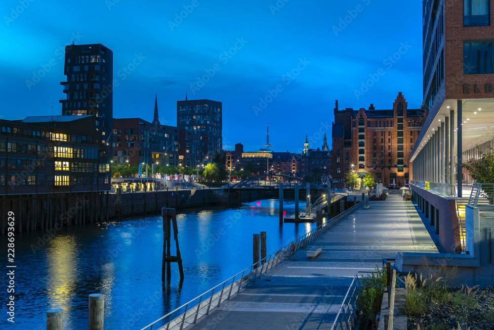 no-people hamburg stadt city sunset dämmerung gebäude hafen-city speicherstadt architektur landscape cityscape ansicht blaue stunde