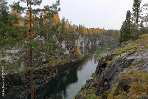 Fototapeta Naklejka Na Ścianę i Meble -  Picturesque autumn landscape in the Karelian mountain park Ruskeala, Russia

