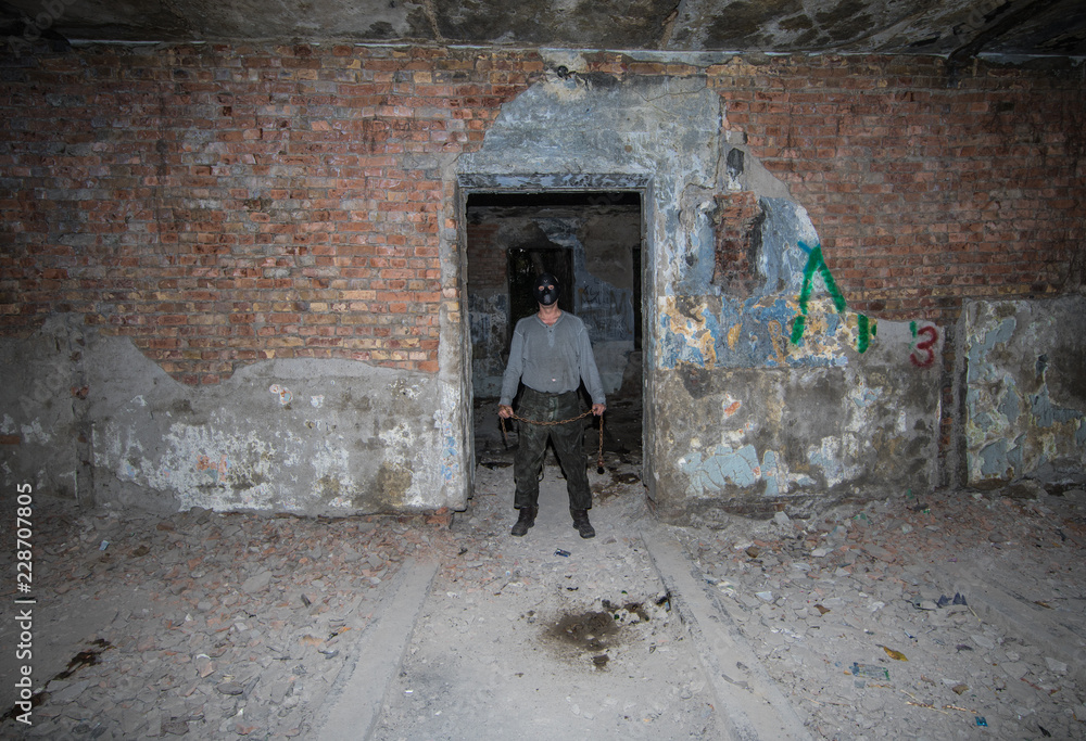 The serial killer in the old building The serial killer in the old building