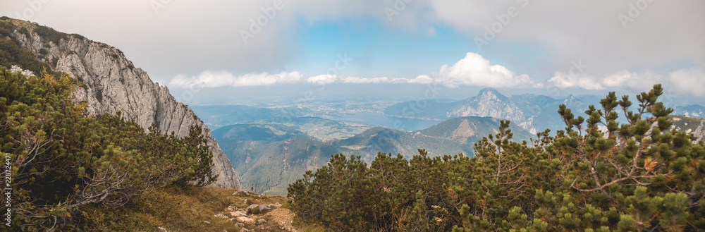 Obraz premium Beautiful alpine view at Feuerkogel summit -Ebensee - Salzburg - Austria