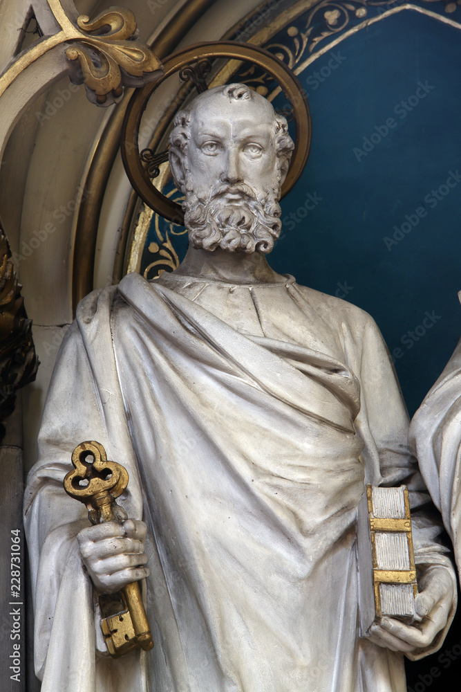 Obraz premium Saint Peter, altar of St. Peter and Paul in Zagreb cathedral dedicated to the Assumption of Mary