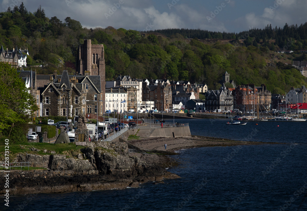 Panoramic view of the port of Oban