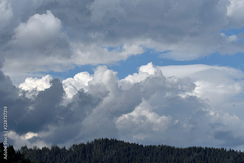 wolkenlandschaft über dem kleinwalsertal wolkenlandschaft über dem kleinwalsertal