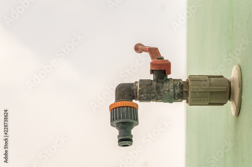 Foto Outdoors wall mounted water level tap