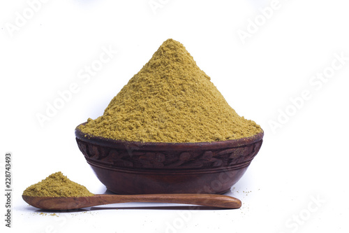 Coriander seeds, fresh coriander and powdered coriander