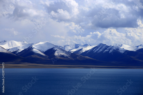 Wallpaper Mural  Chinese plateau lake scenery Torontodigital.ca