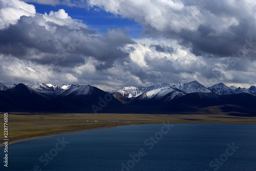  Chinese plateau lake scenery © 一平 龚