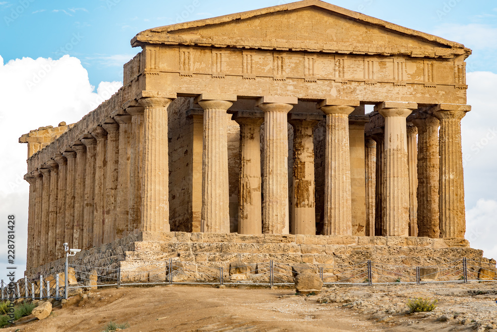 Naklejka premium Greek temples in Sicily