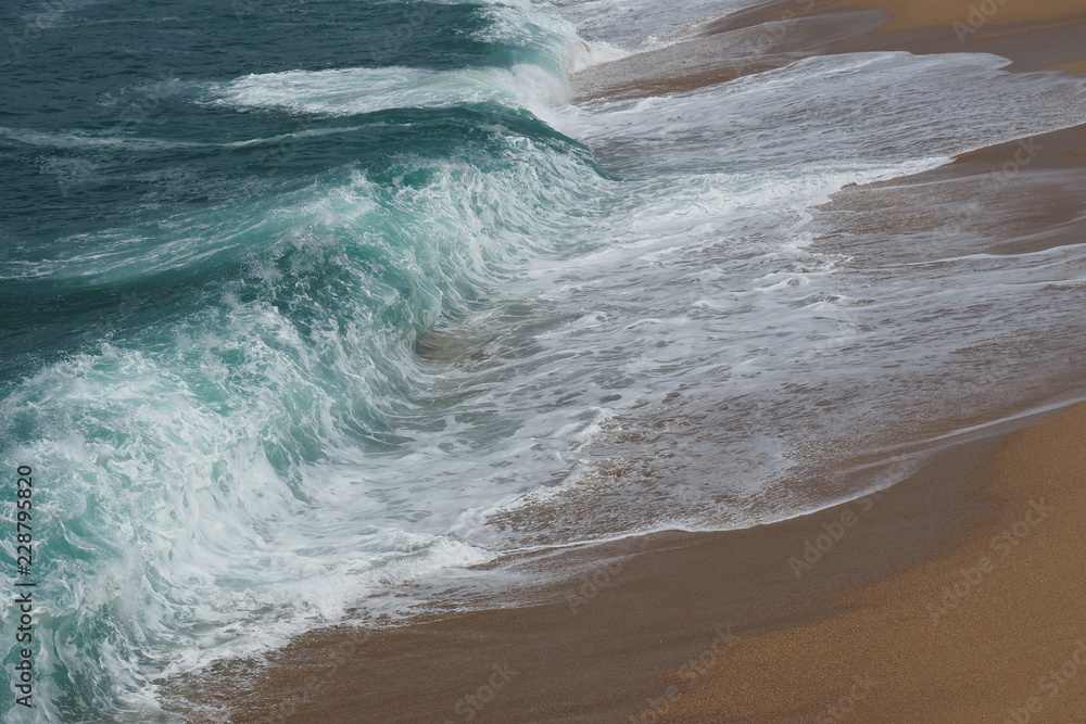 Fale oceanu