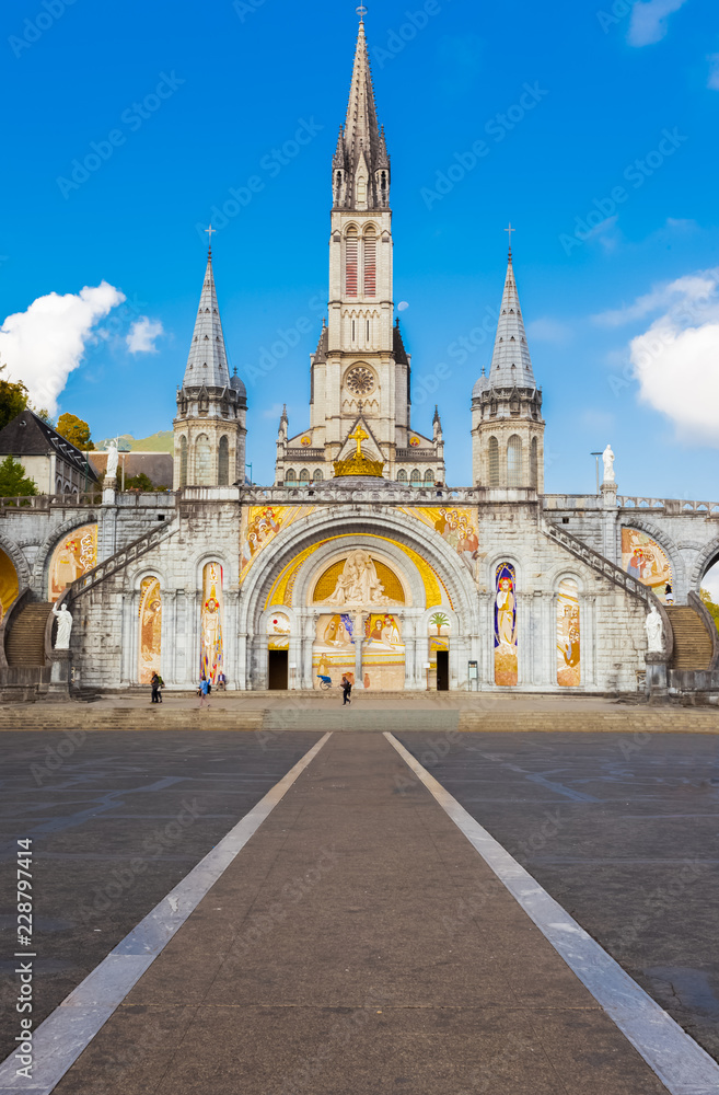basilique Notre-Dame de Lourdes, France 
