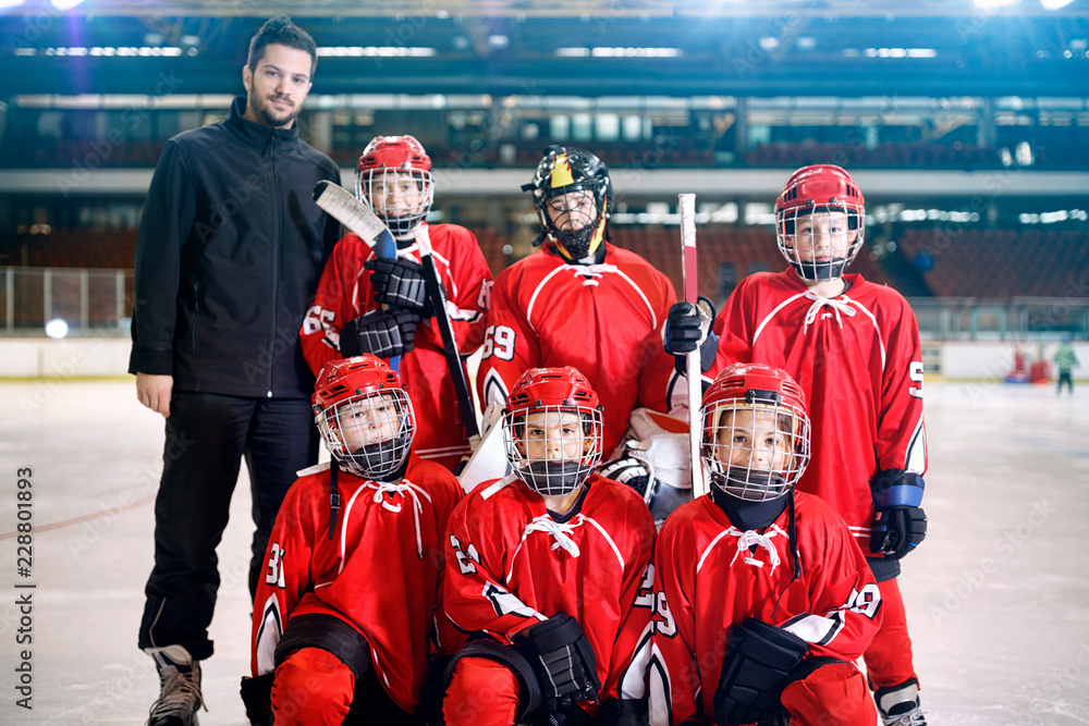 Fototapeta premium portrait of boys players team ice hockey .