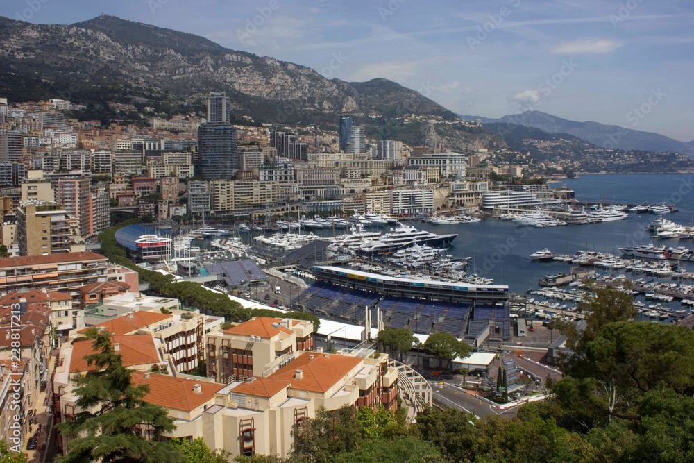overview of the city of Monte carlo and its harbour