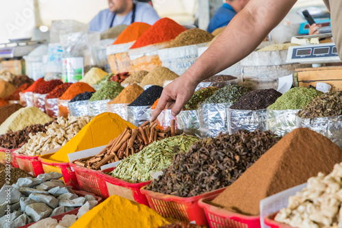 Photography Traditional bazaar with spices in Tashkent, Uzbekistan.