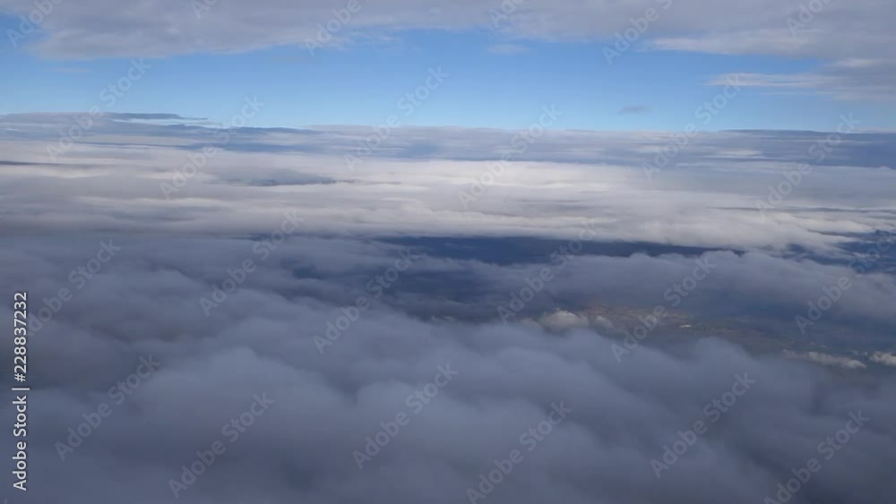 au dessus des nuages au dessus des nuages