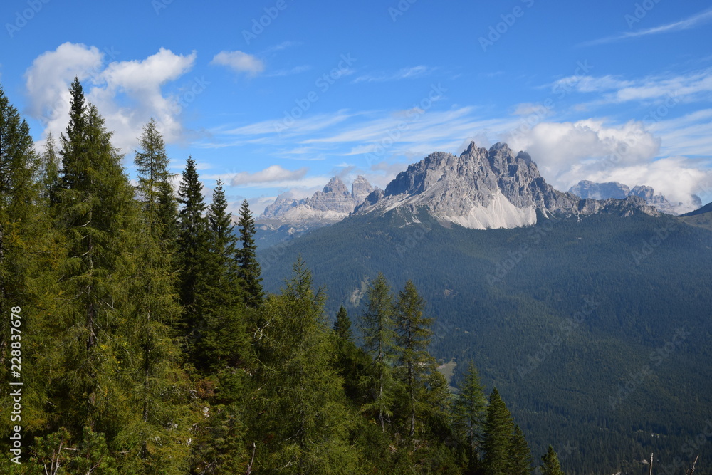 Dolomiti - Cadini di Misurina e Tre Cime di Lavaredo (panorama dal gruppo del Sorapiss)

