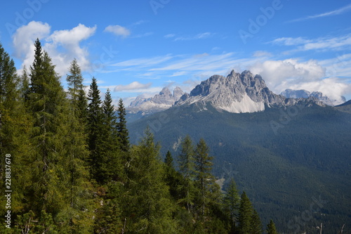 Dolomiti - Cadini di Misurina e Tre Cime di Lavaredo (panorama dal gruppo del Sorapiss) 