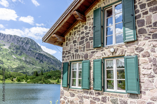 Rifugio al lago Colbricon