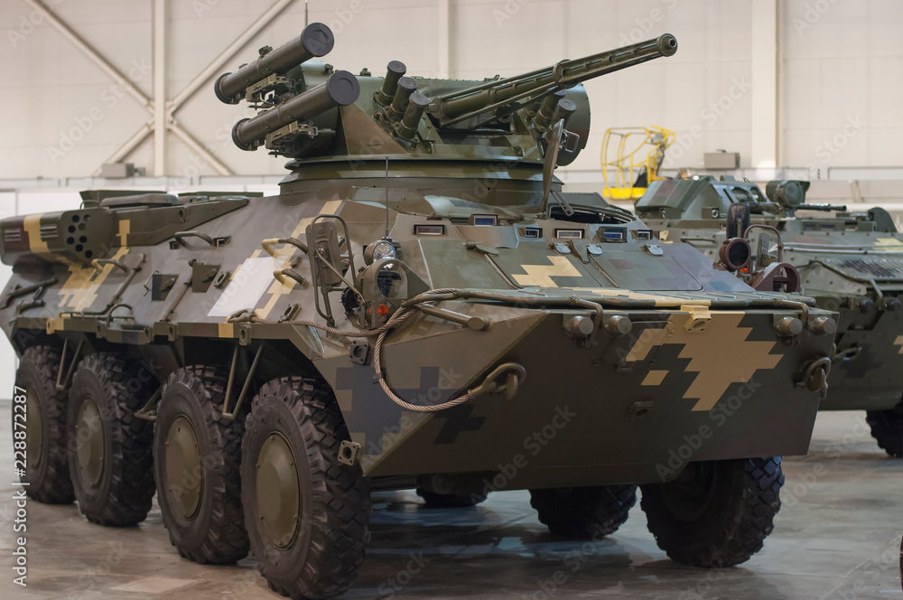 militaty armored vehicle with gun for war militaty armored vehicle with gun for war