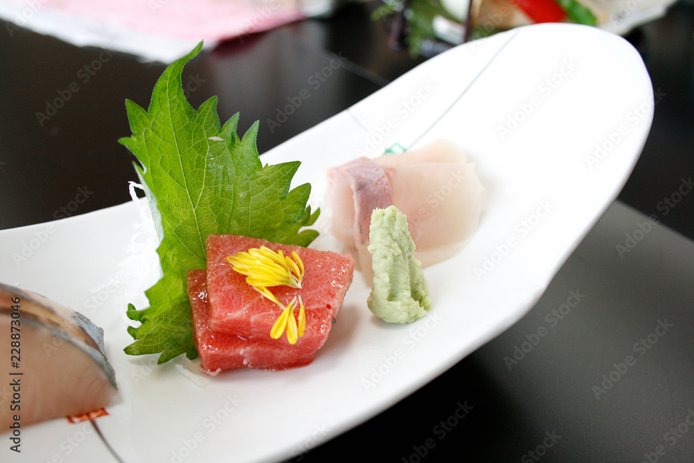 会席 魚 海 はまち 冬 刺身 お造り アップ ズーム 料理 調理 懐石 盛り付け 和食 日本 雅 野菜 雅 一品 大葉 Stock Photo Adobe Stock 会席 魚 海 はまち 冬 刺身 お造り アップ ズーム 料理 調理 懐石 盛り付け 和食 日本 雅 野菜 雅 一品 大葉 Stock Photo Adobe Stock