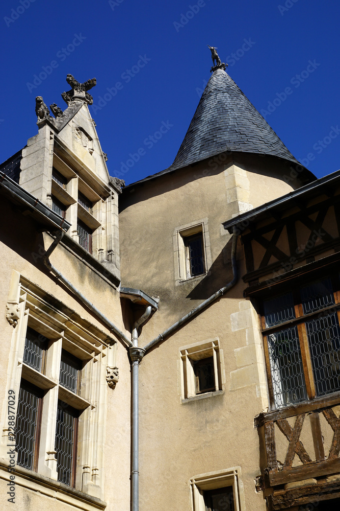 Fototapeta premium Tour renaissance de l'hôtel Fumé