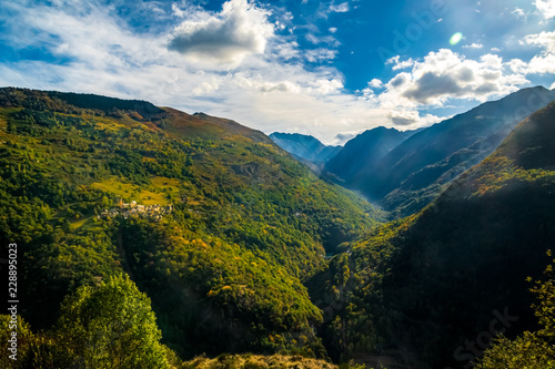 Otoño en Pirineos, Val de Aran. España