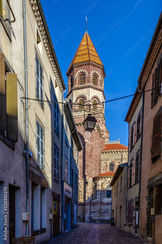 Basilica from small road