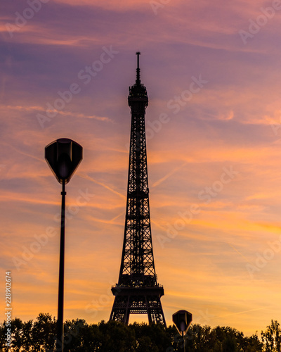 eiffel tower at sunset © Alexandre
