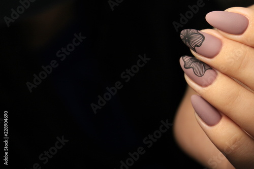 glamorous manicure design