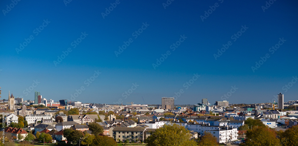 Obraz premium Panoramic view of the City Of Plymouth on a bright sunny day