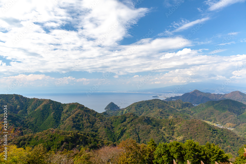 戦場ヶ原　長野　山梨　北海道　美瑛　高山　新潟　美しい　日本　男女　徒歩	伊豆