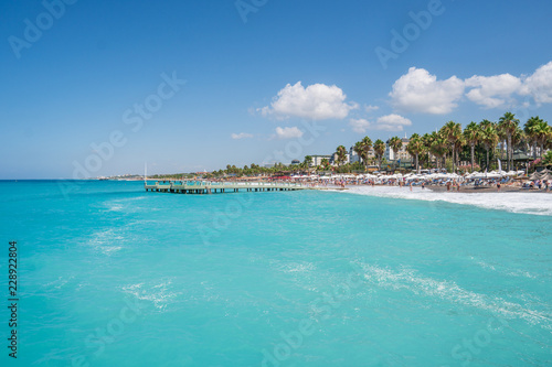 Fototapeta Naklejka Na Ścianę i Meble -  tropical paradise ocean beach with blue water. travel concept