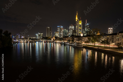 Night in Frankfurt © roostler