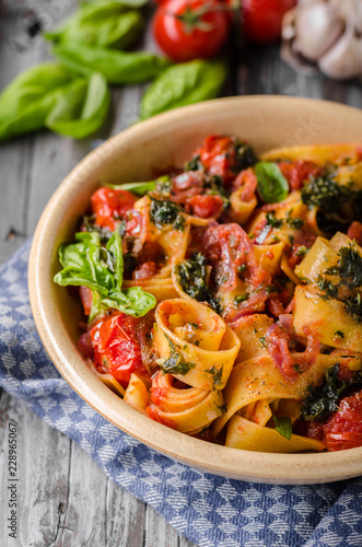 Tomato pasta basil