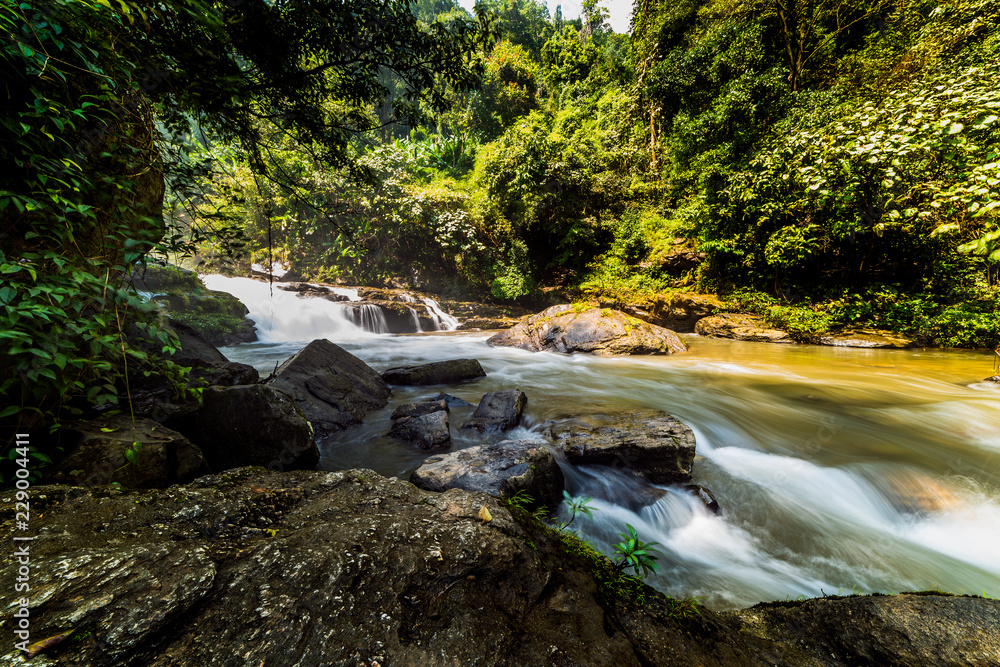 Obraz premium Waterfall at Doi Inthanon Chiang Mai Thailand