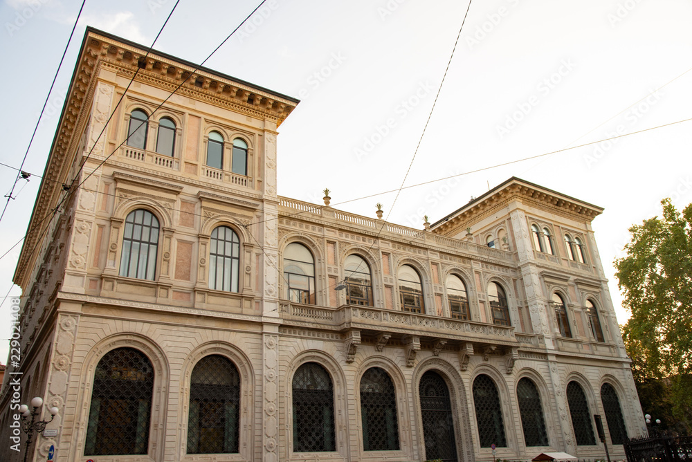 The construction of the sumptuous palace for the new headquarters of the Cassa di Risparmio di Bologna was completed in 1876 on a project by the architect Giuseppe Mengoni. Palace della Cassa di Rispa